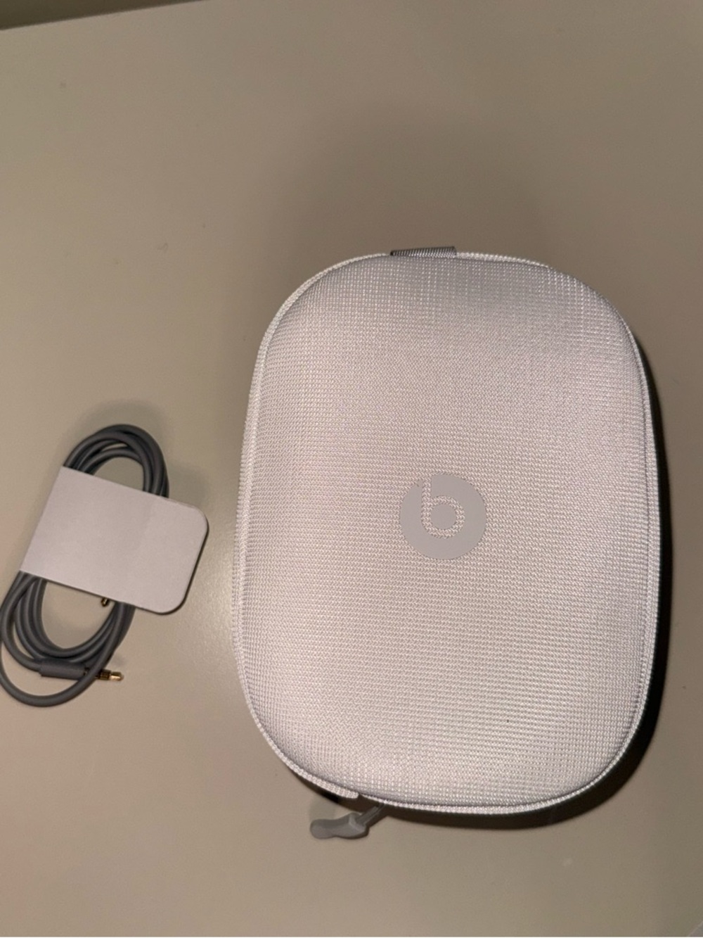 Beats by Dre White Over-Ear Headphones with Carry Case and Cable